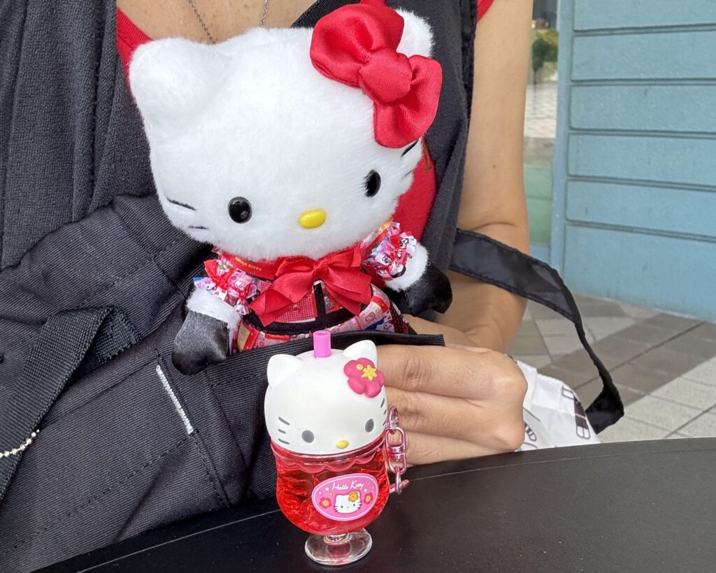 キティちゃんのトロピカルドリンク